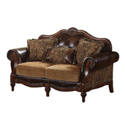 Loveseat w/3 Pillows