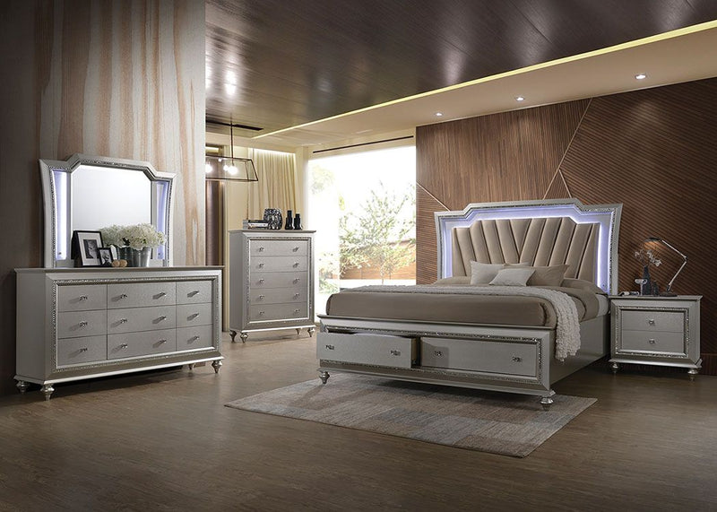 Queen Bed w/Storage & LED