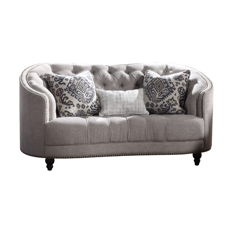 Loveseat w/3 Pillows