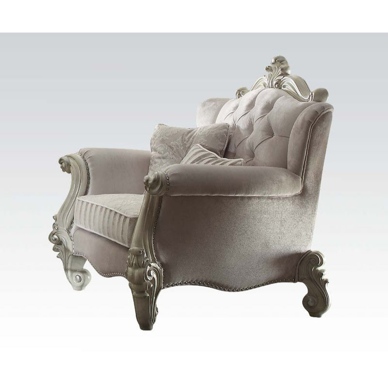 Chair w/2 Pillows