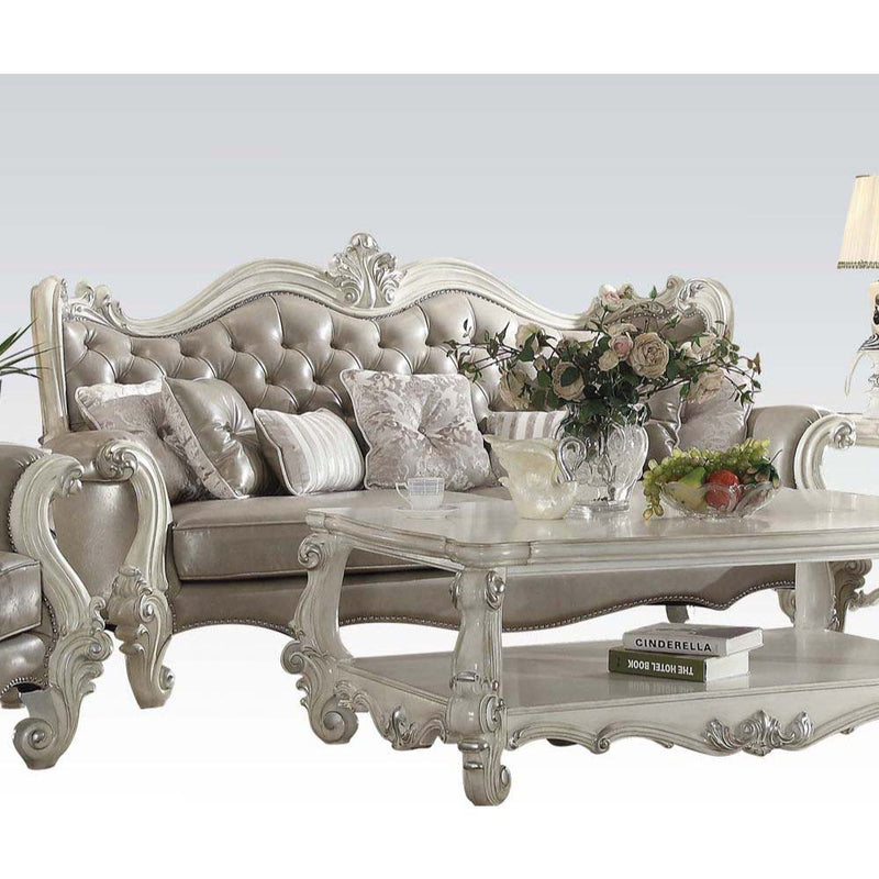 Sofa w/7 Pillows