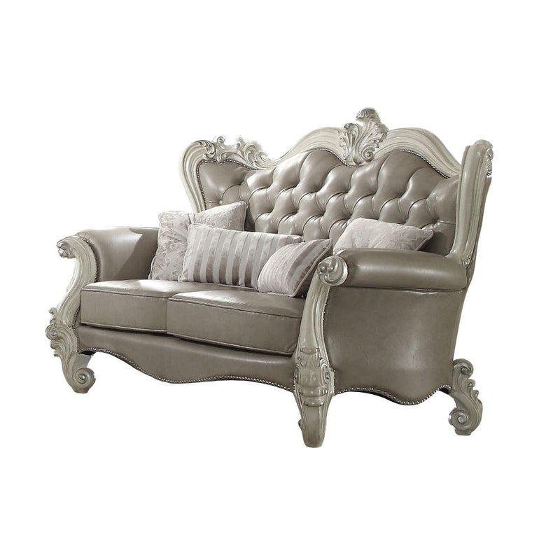 Loveseat w/4 Pillows