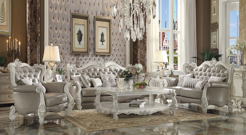 Loveseat w/4 Pillows
