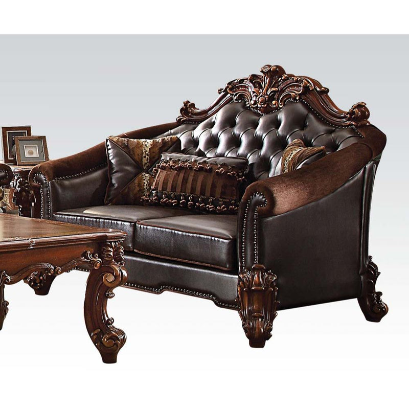 Loveseat w/3 Pillows