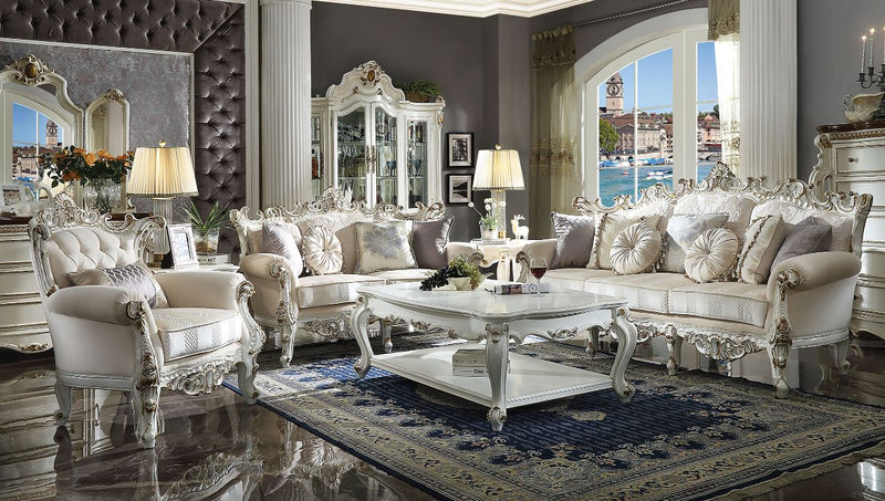 Sofa w/7 Pillows