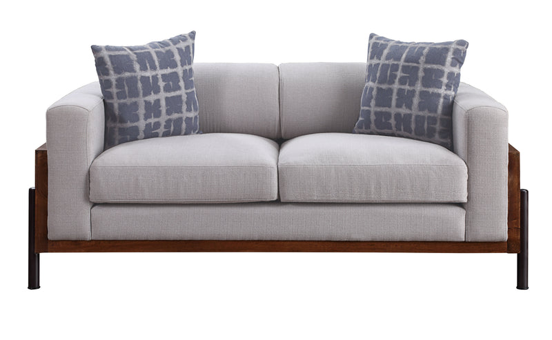 Loveseat w/2 Pillows