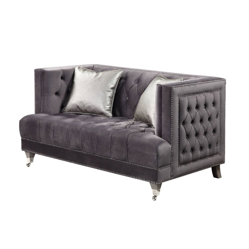 Loveseat w/2 Pillows