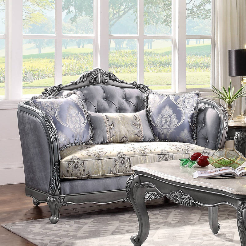 Loveseat w/3 Pillows
