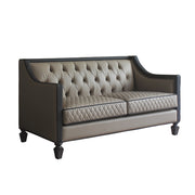Loveseat w/3 Pillows