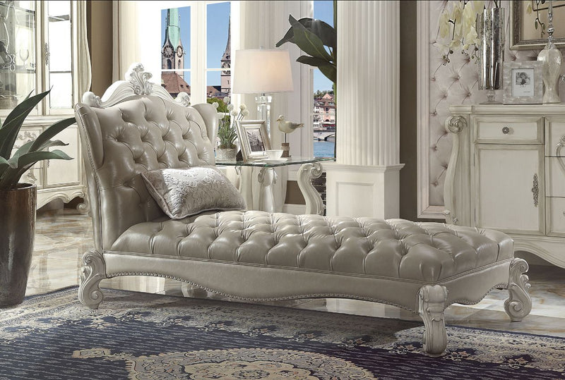 Chaise w/Pillow