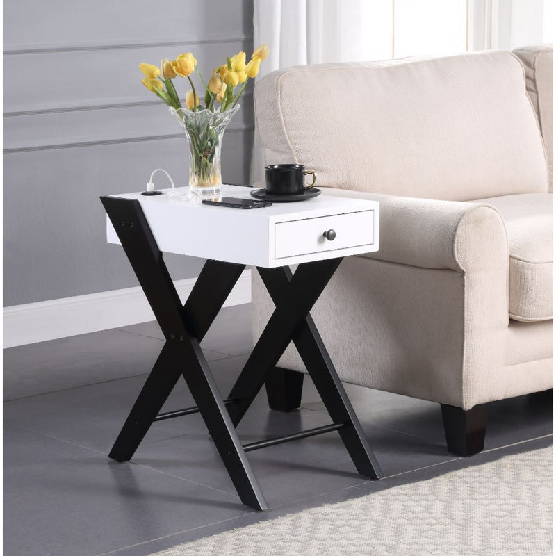 Accent Table w/USB Port