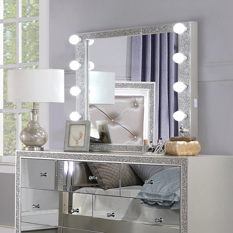Mirror w/Light
