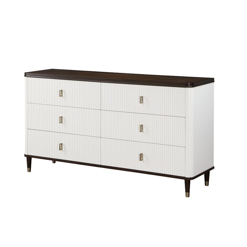 Dresser w/Jewelry Tray