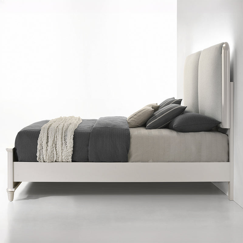 Queen Bed w/LED