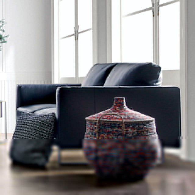 Mezzanotte Loveseat