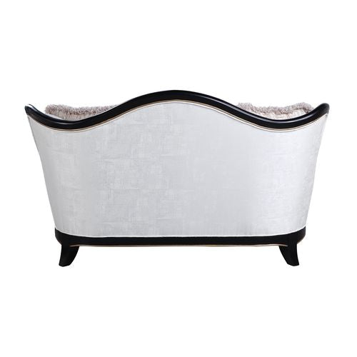 Loveseat w/6 Pillows