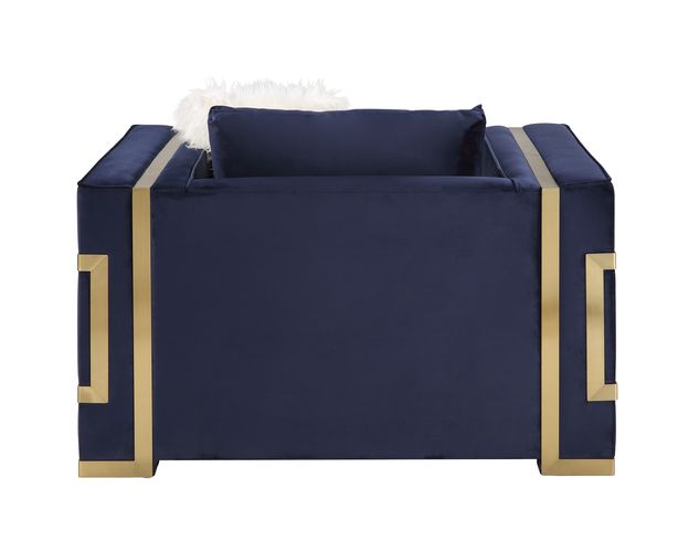 Chair w/2 Pillows