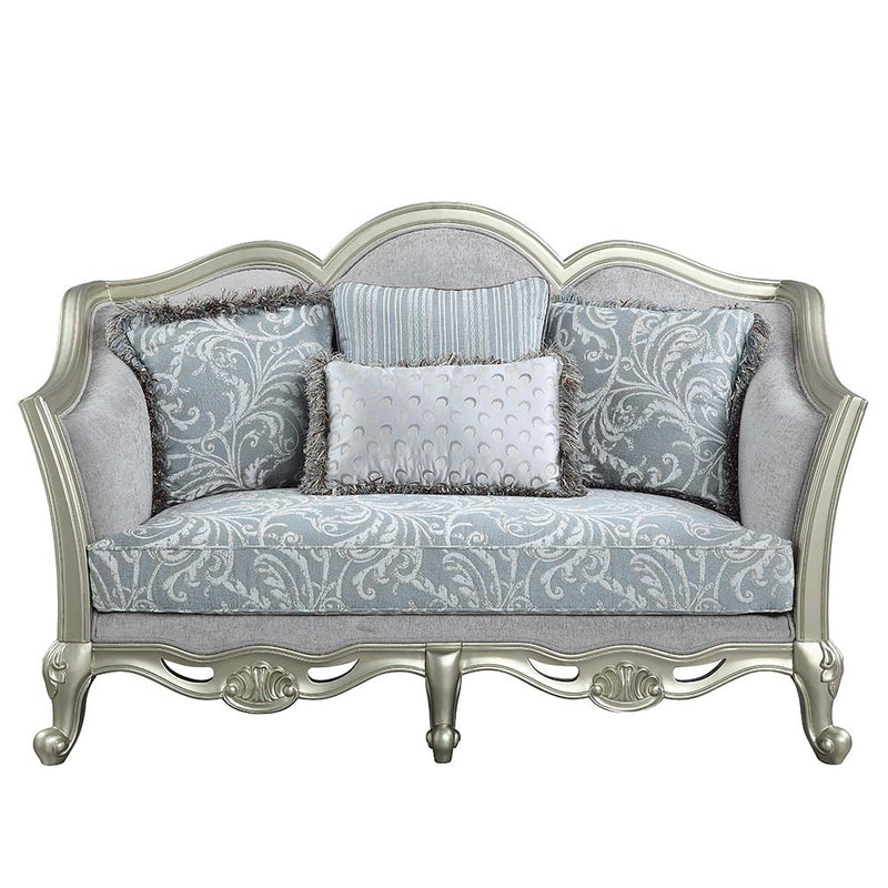 Loveseat w/4 Pillows
