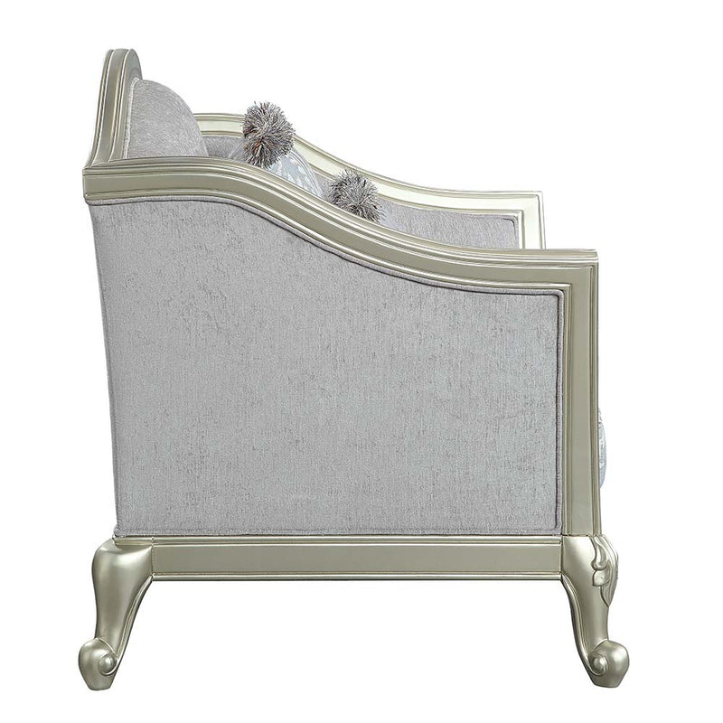 Loveseat w/4 Pillows