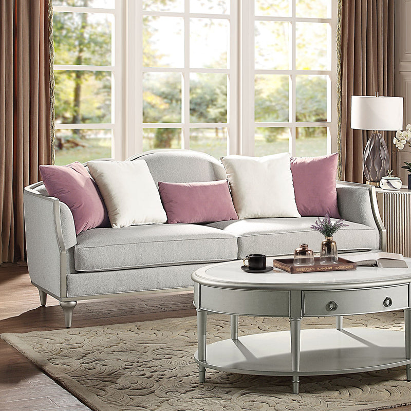 Sofa w/5 Pillows