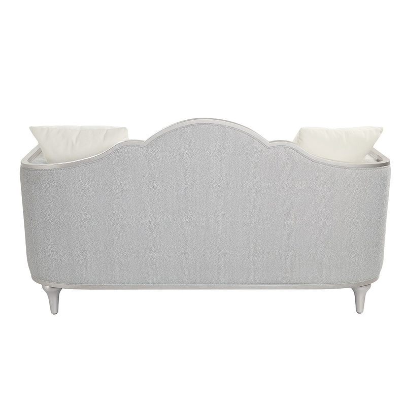Loveseat w/3 Pillows