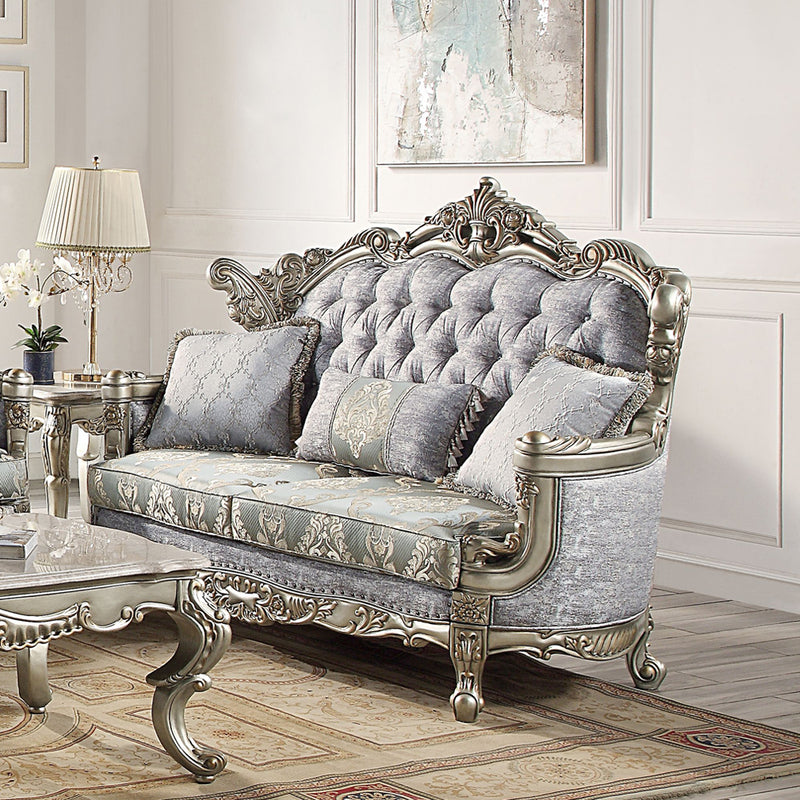 Loveseat w/3 Pillows