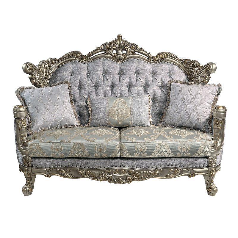 Loveseat w/3 Pillows