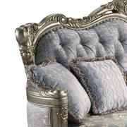 Loveseat w/3 Pillows