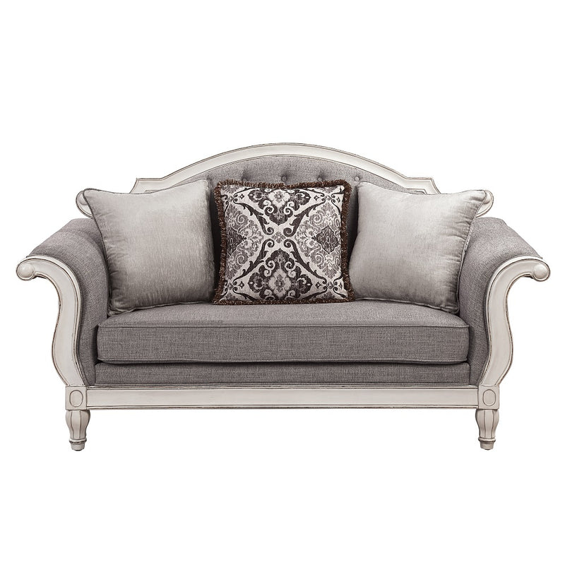 Loveseat w/3 Pillows