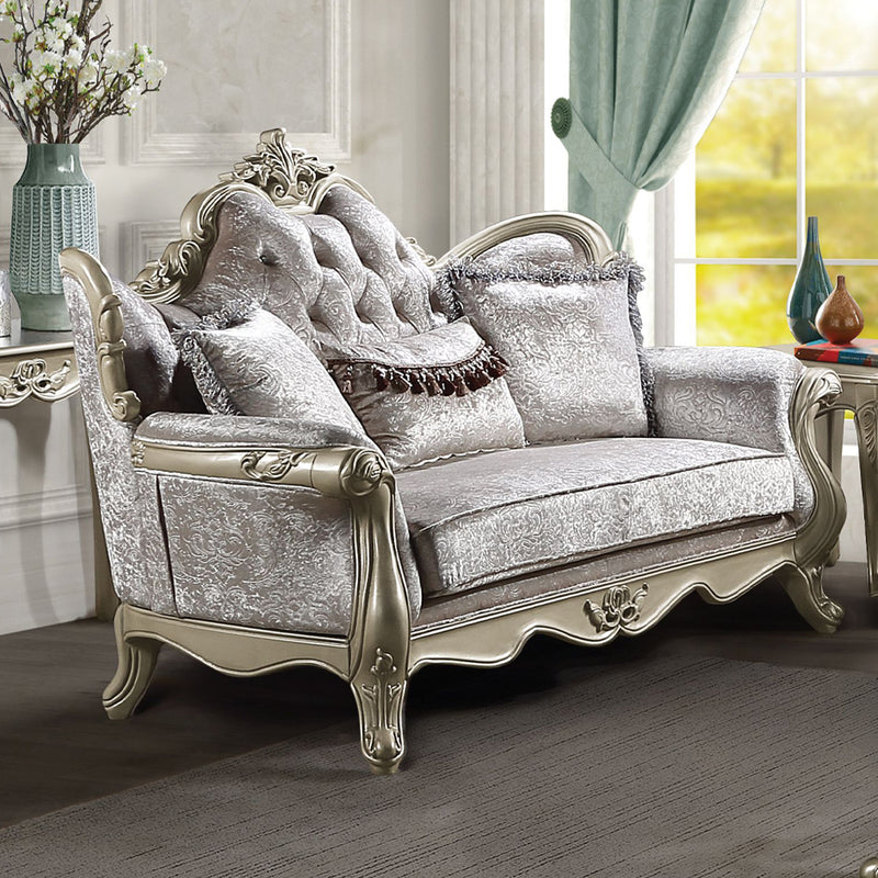 Loveseat w/3 Pillows