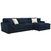 Sectional Sofa w/4 Pillows