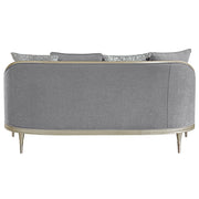 Loveseat w/4 Pillows
